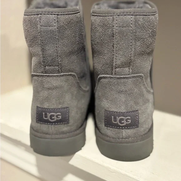 UGG Cory II Genuine Shearling Lined Boot Gray Suede 1125792 Womens Size 7 - Picture 9 of 10